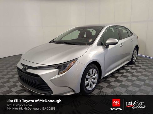 Certified 2025 Toyota Corolla LE FWD image 1