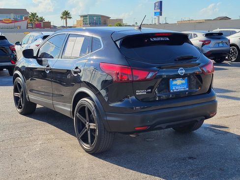 Used 2019 Nissan Rogue Sport S image 3