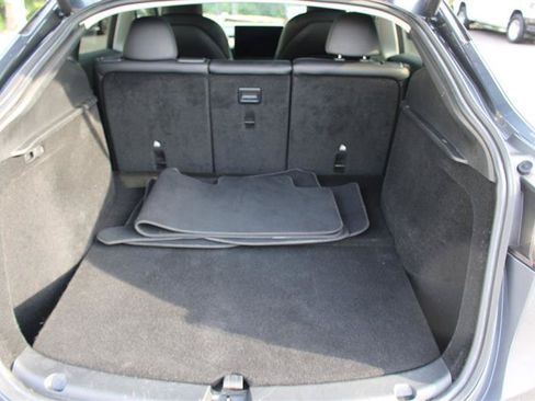 Used 2023 Tesla Model Y Long Range AWD/4WD image 19