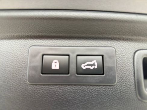 Used 2023 Subaru Forester Premium image 34