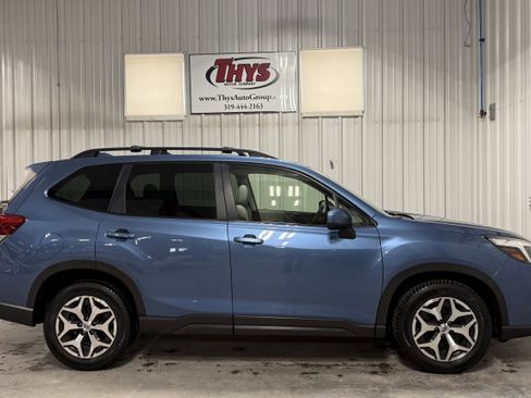 Used 2019 Subaru Forester Premium w/ All-Weather Package image 2