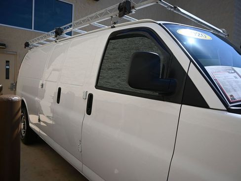 Used 2020 GMC Savana 3500 Extended w/ Driver Convenience Package image 15