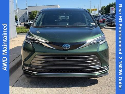 Used 2022 Toyota Sienna Platinum AWD/4WD image 8