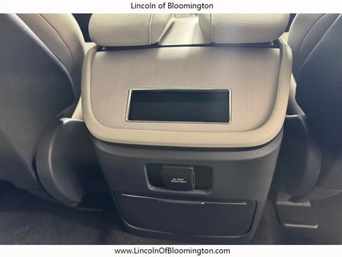 New 2026 Lincoln Navigator Reserve AWD/4WD image 12