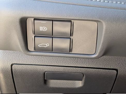 Certified 2025 Toyota Highlander XLE AWD/4WD image 25