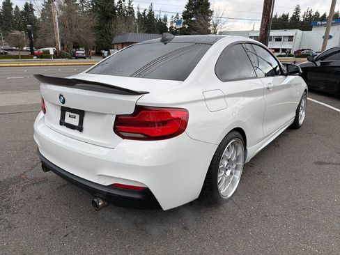 Used 2016 BMW M235i Coupe image 7
