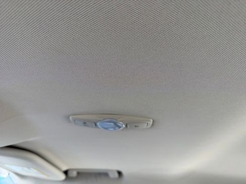 Used 2013 Ford Focus SE w/ SE Winter Pkg image 22