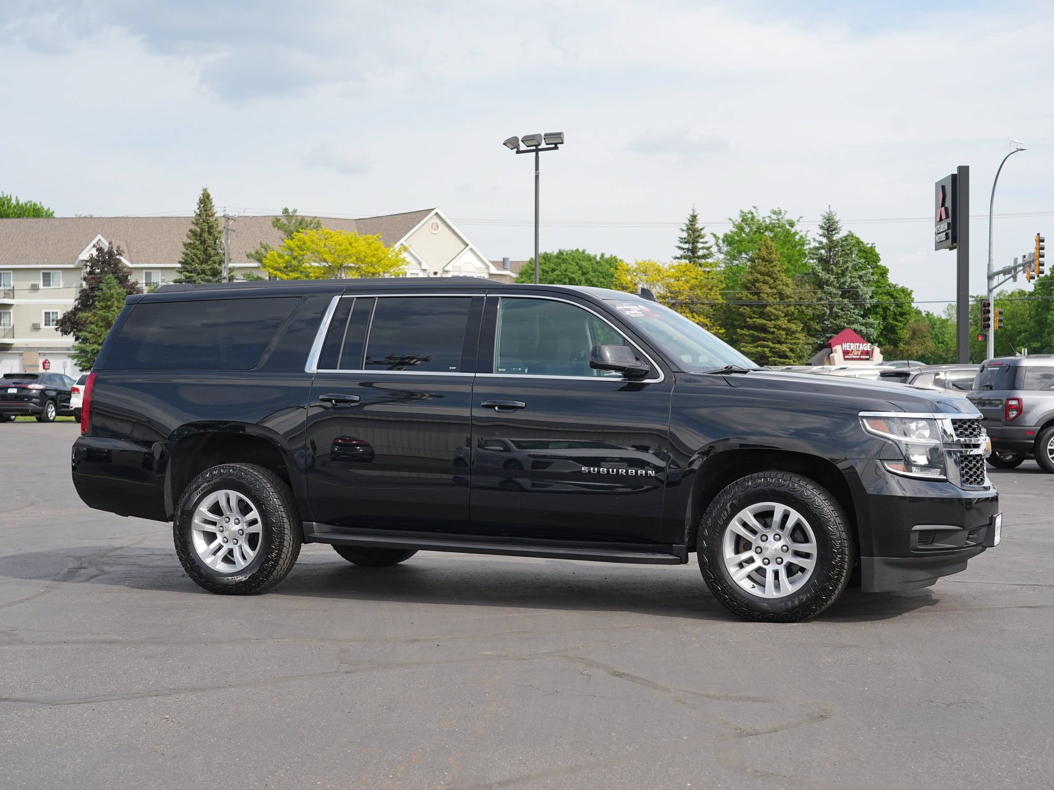 Used 2020 Chevrolet Suburban LS w/ Skid Plate Package AWD/4WD image 2