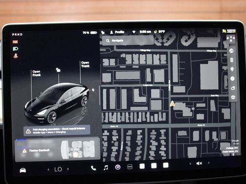 Used 2023 Tesla Model 3 Standard Range image 17