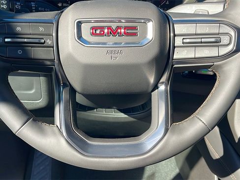 New 2026 GMC Yukon XL AT4 image 21