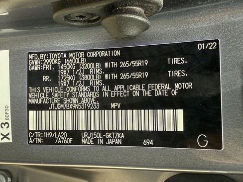 Used 2022 Lexus GX 460 Luxury w/ Sport Design Package AWD/4WD image 28