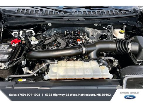 Used 2025 Ford Expedition Active AWD/4WD image 8