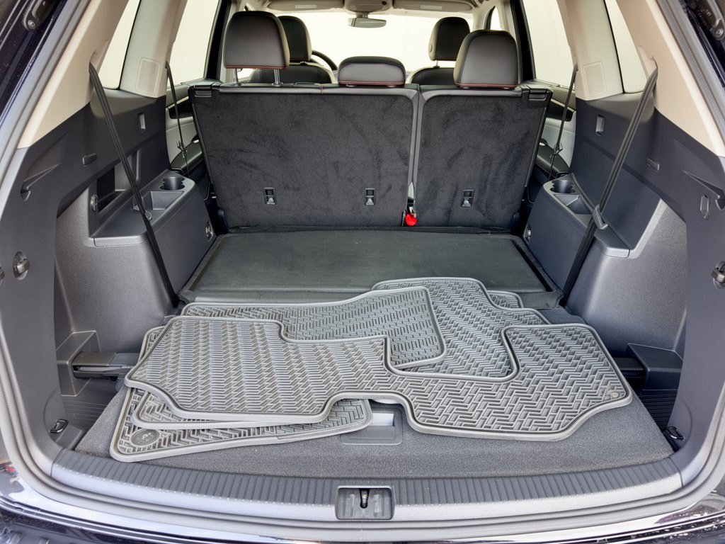 Used 2024 Volkswagen Atlas Peak Edition SE AWD/4WD image 28