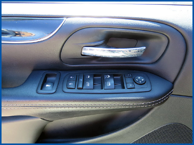Used 2015 Dodge Grand Caravan SE FWD image 13