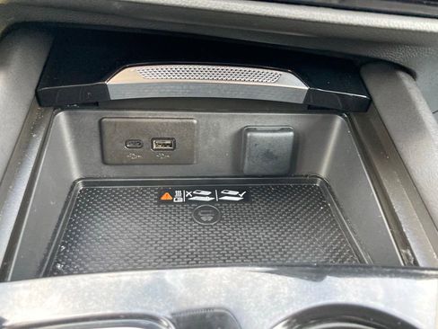 Used 2025 Buick Envision Sport Touring AWD/4WD image 22