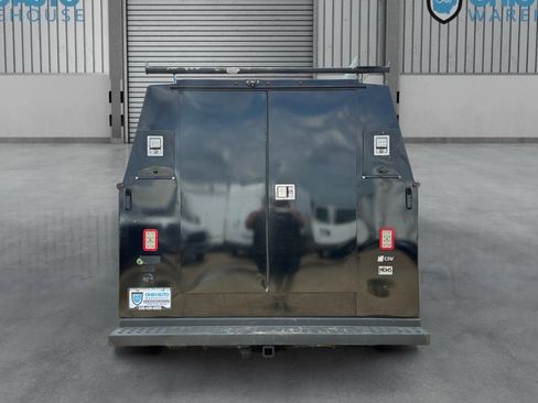 Used 2018 Chevrolet Express 3500 w/ Power Convenience Package RWD image 6