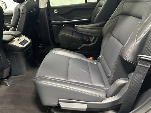 Used 2025 Lincoln Navigator Reserve image 45