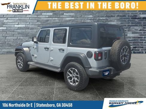 Used 2024 Jeep Wrangler Unlimited Sport AWD/4WD image 3