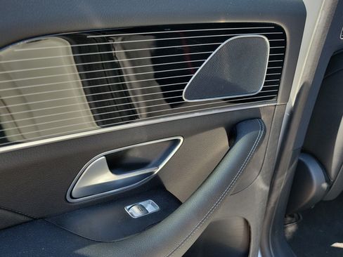 Used 2024 Mercedes-Benz GLE 450 4MATIC image 11
