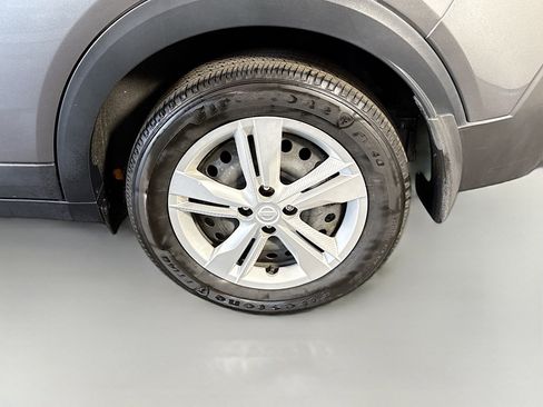 Used 2019 Nissan Kicks S image 37