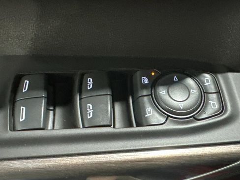 Used 2021 Chevrolet Silverado 1500 LTZ image 18