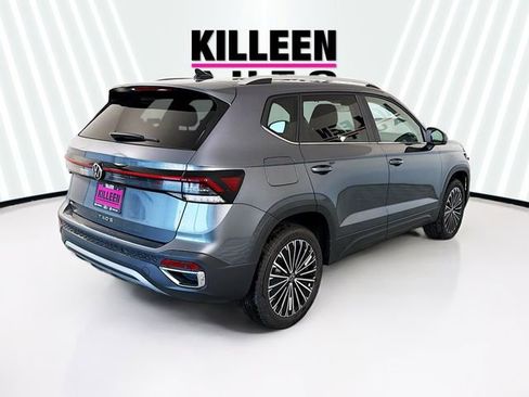 New 2026 Volkswagen Taos SE image 7