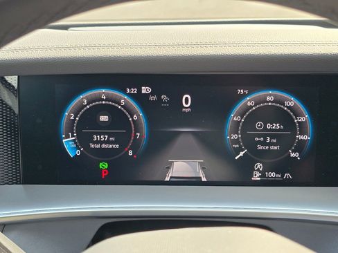 Certified 2025 Volkswagen Tiguan SE R-Line AWD/4WD image 38