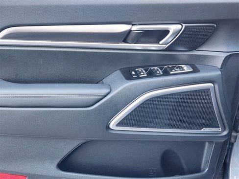 New 2025 Kia Telluride S image 15