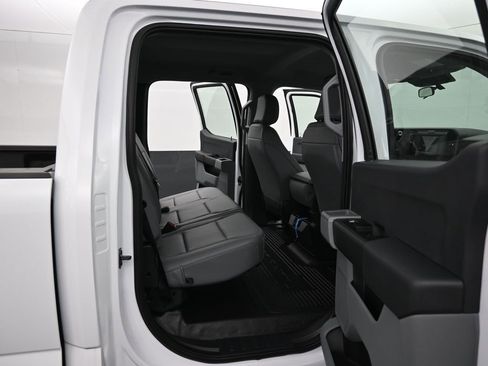 New 2025 Ford F250 XL w/ FX4 Off-Road Package image 2