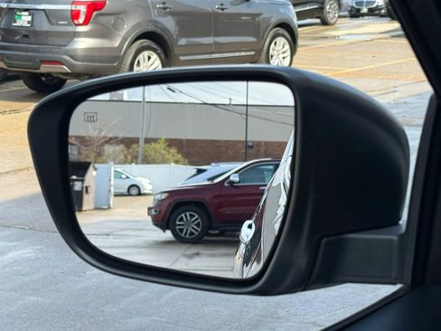 Used 2017 Nissan Rogue SV w/ Sun & Sound Touring Package image 42