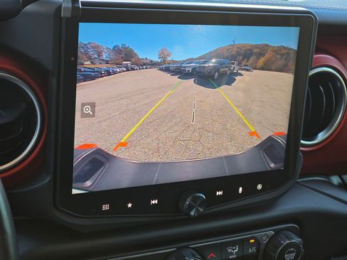 Used 2021 Jeep Gladiator Rubicon image 9