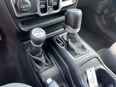 Used 2021 Jeep Wrangler Unlimited Sport image 17