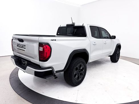 Used 2024 GMC Canyon Elevation w/ Elevation Premium Package image 17
