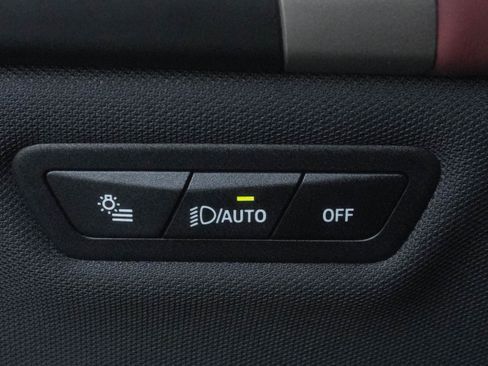 Used 2024 BMW iX xDrive50 w/ Premium Package AWD/4WD image 17