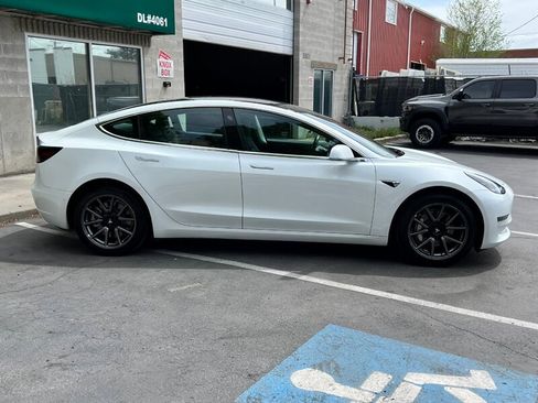 Used 2018 Tesla Model 3 Mid Range RWD image 8