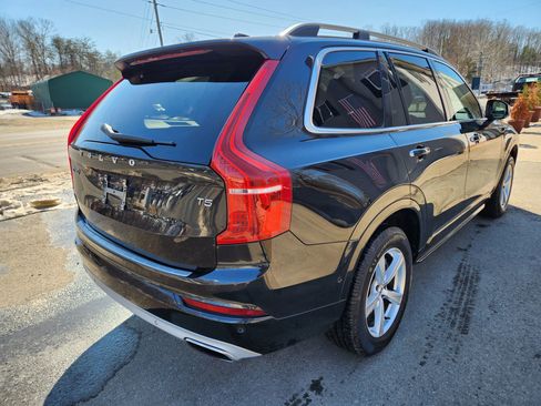Used 2017 Volvo XC90 T5 Momentum w/ Vision Package image 8