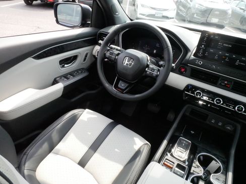 Used 2026 Honda Passport TrailSport Elite image 9