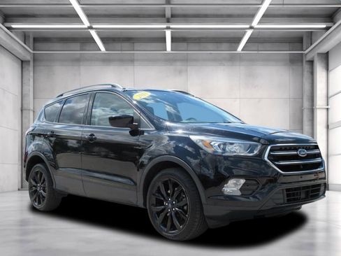 Used 2018 Ford Escape SE w/ Ford Safe & Smart Package AWD/4WD image 1