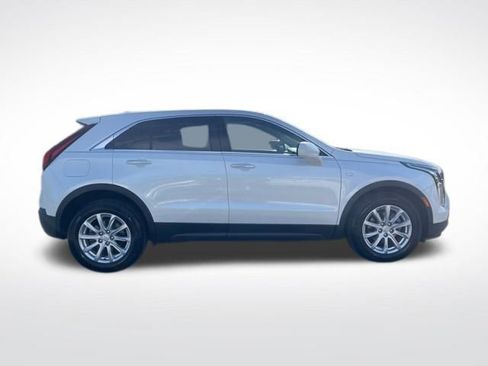 Certified 2022 Cadillac XT4 Luxury w/ Cold Weather Package image 22
