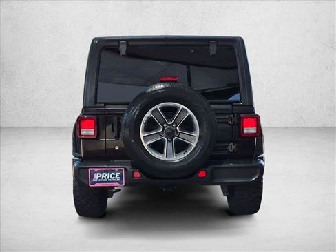 Used 2019 Jeep Wrangler Unlimited Sahara AWD/4WD image 7