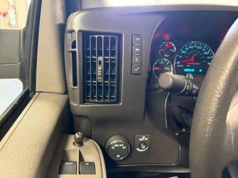 Used 2025 Chevrolet Express 3500 LT w/ LT Preferred Equipment Group RWD image 11
