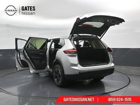 Used 2025 Nissan Rogue SV AWD/4WD image 60