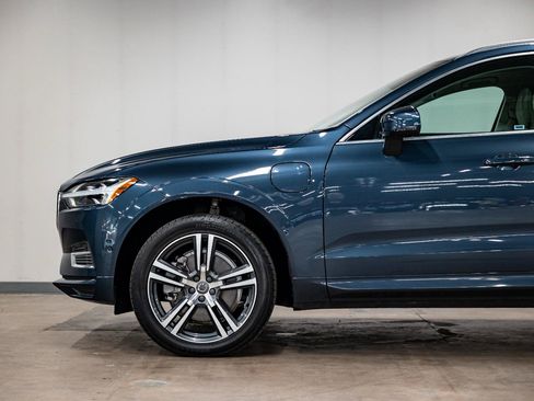 Used 2019 Volvo XC60 T8 Momentum w/ Advanced Package AWD/4WD image 21