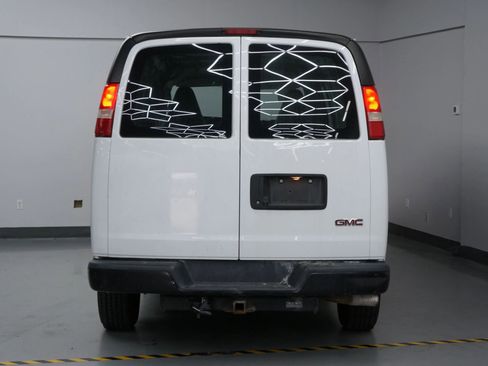 Used 2019 GMC Savana 2500 Extended Van 3D w/ Driver Convenience Package image 6