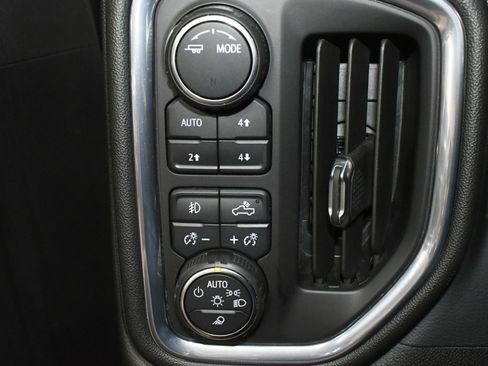 Used 2021 Chevrolet Silverado 1500 LT Trail Boss w/ Convenience Package II image 41