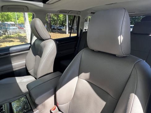 Used 2020 Lexus GX 460 Luxury w/ Accessory Package image 18
