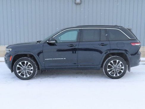 Used 2024 Jeep Grand Cherokee Overland w/ Luxury Tech Group IV image 10