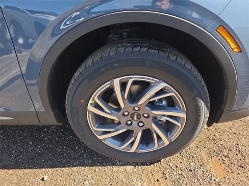 New 2026 Lincoln Corsair Premiere image 7