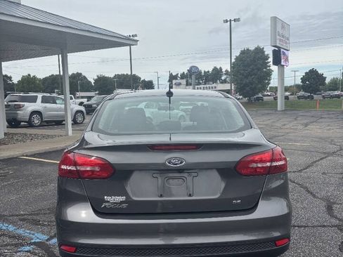 Used 2018 Ford Focus SE FWD image 8