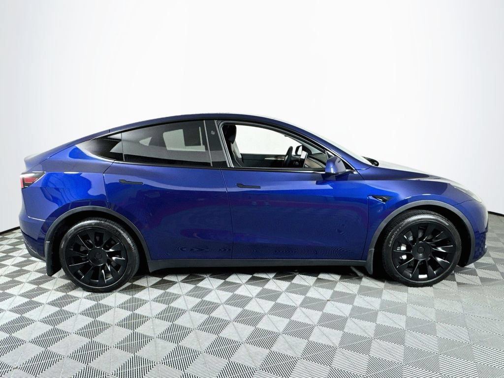 Used 2023 Tesla Model Y Long Range AWD/4WD image 8